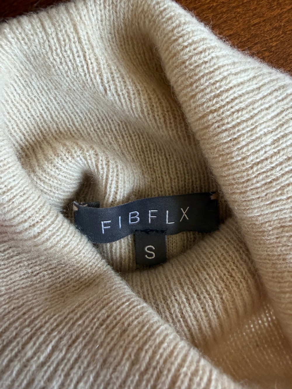 Fibflx 100% Cashmere Seamless Turtleneck Sweater Women's Small — image 8 of 8